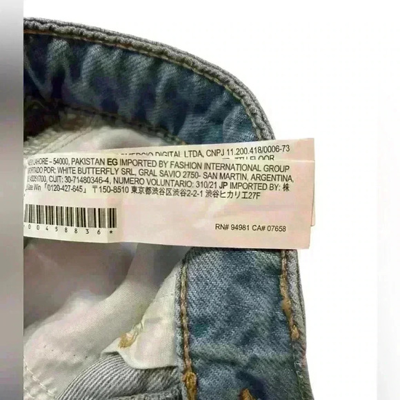 Forever 21 Button Up Denim Shorts Raw Hem Size 27 Medium Wash 5 Pocket Design - Picture 5 of 6